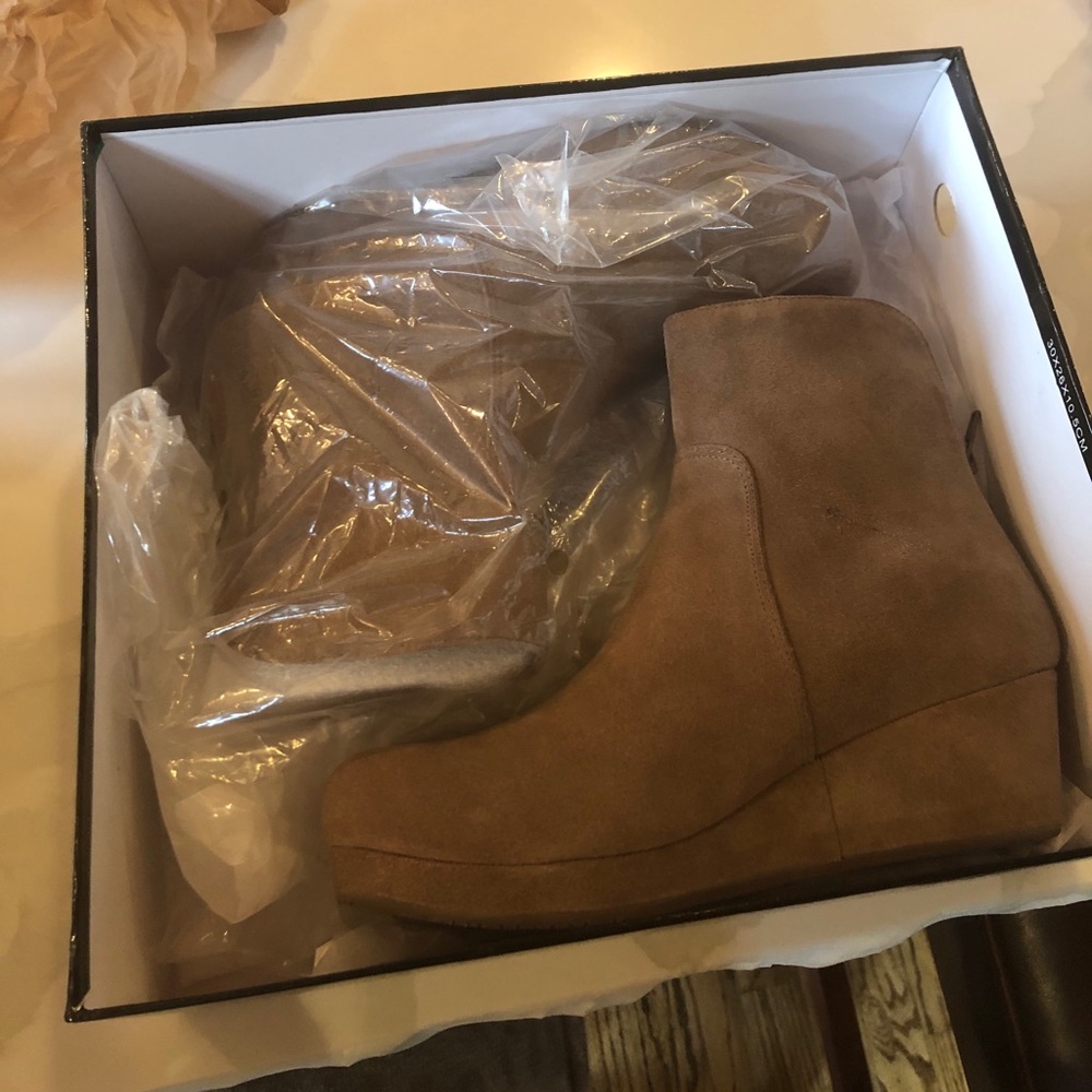 Chocolate Blu grey suede booties